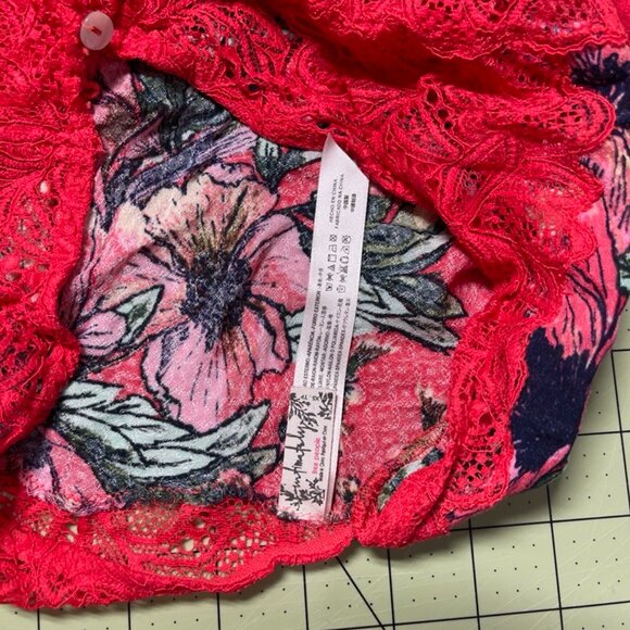 EUC Women's Free People Intimates Red Lace Floral Sleeveless Mini Dress Size XS - Picture 6 of 7